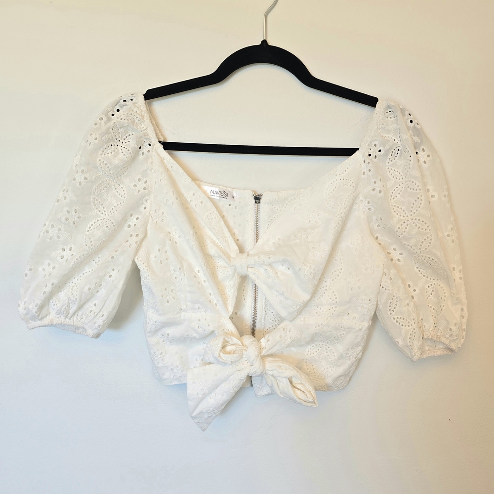 Knot-Front White Eyelet Crop Top with Puff Sleeves